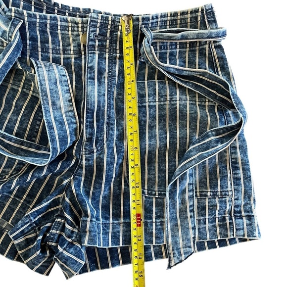 American Eagle Blue White Striped Belted High Rise Shorts 10 Festival Coastal - Picture 6 of 10